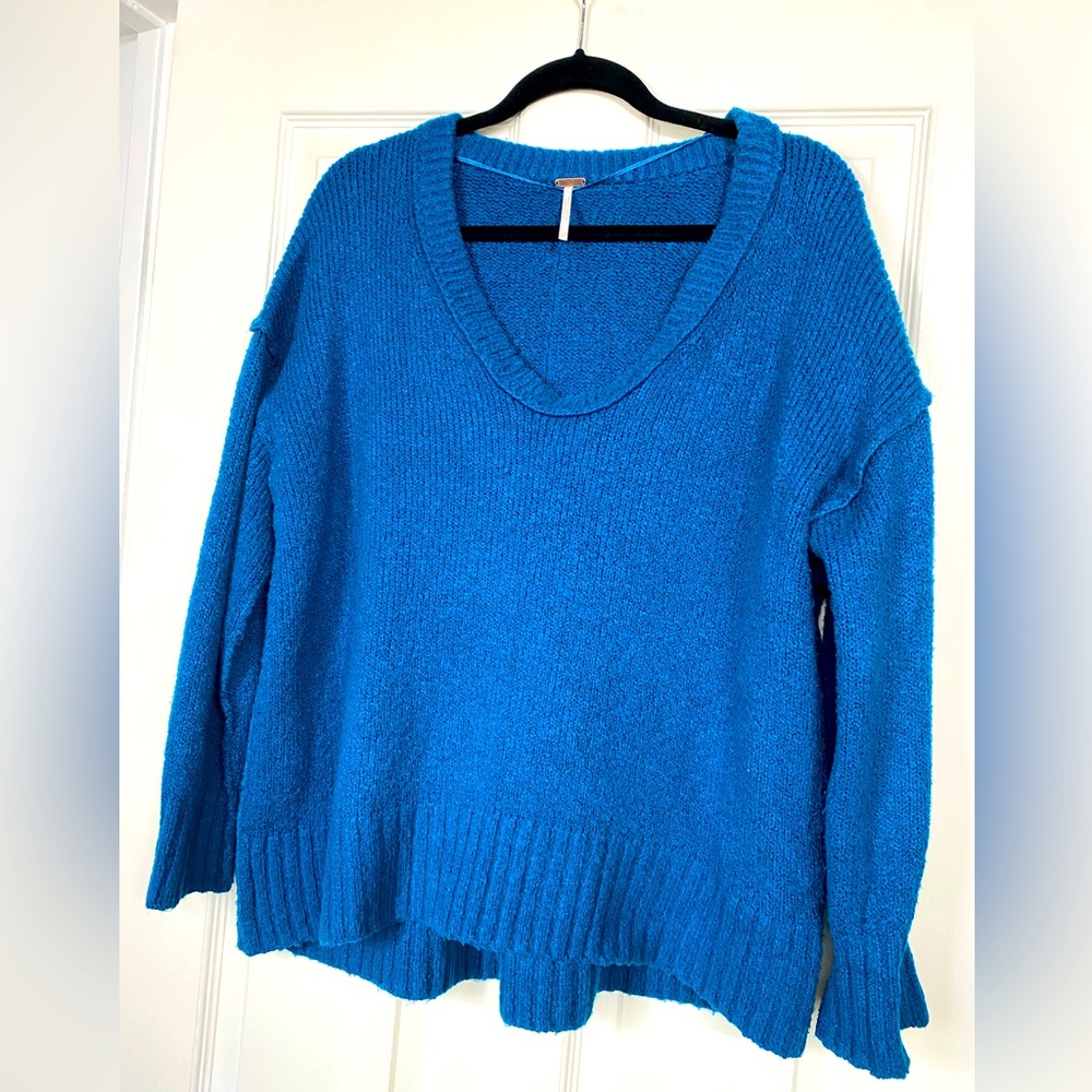 Free people blue sweater. Sz- XS